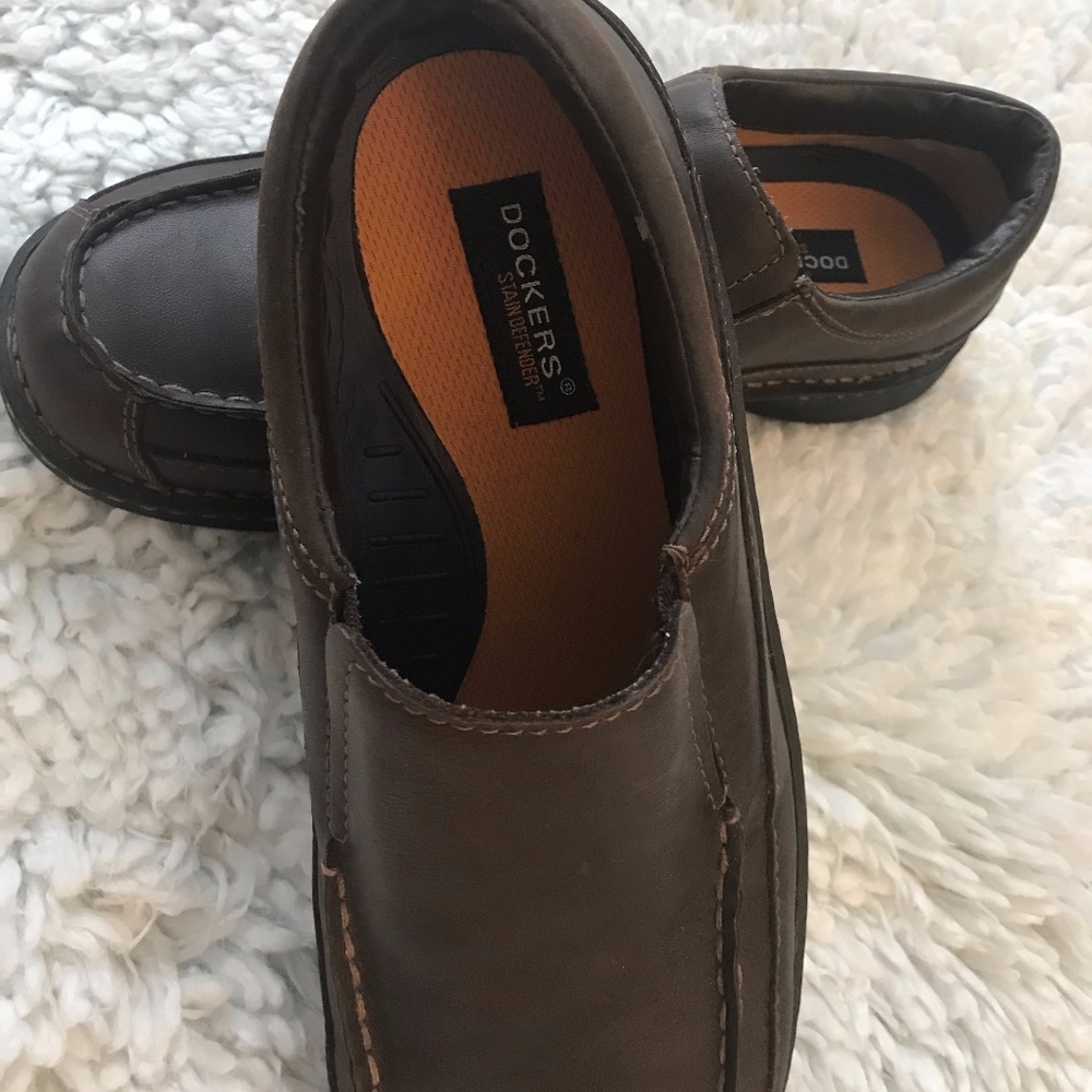 SOLD. Dockers Casual Shoes